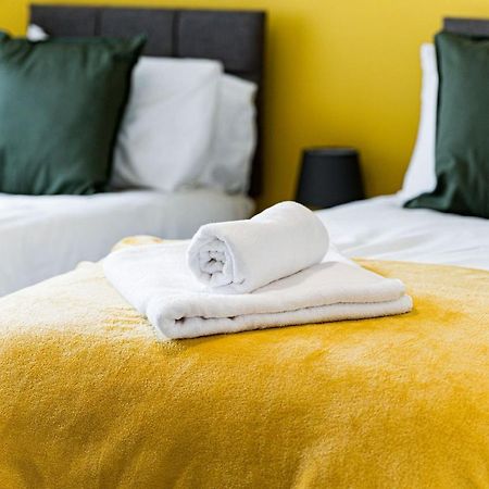 Special Rate For Bookings More Than 7 Nights, Warm Spacious Contractor House Near Liverpool City Centre Sleeps 8 Kitchen & Dining Room, Washing Machine Екстер'єр фото