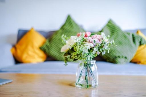 Special Rate For Bookings More Than 7 Nights, Warm Spacious Contractor House Near Liverpool City Centre Sleeps 8 Kitchen & Dining Room, Washing Machine Екстер'єр фото
